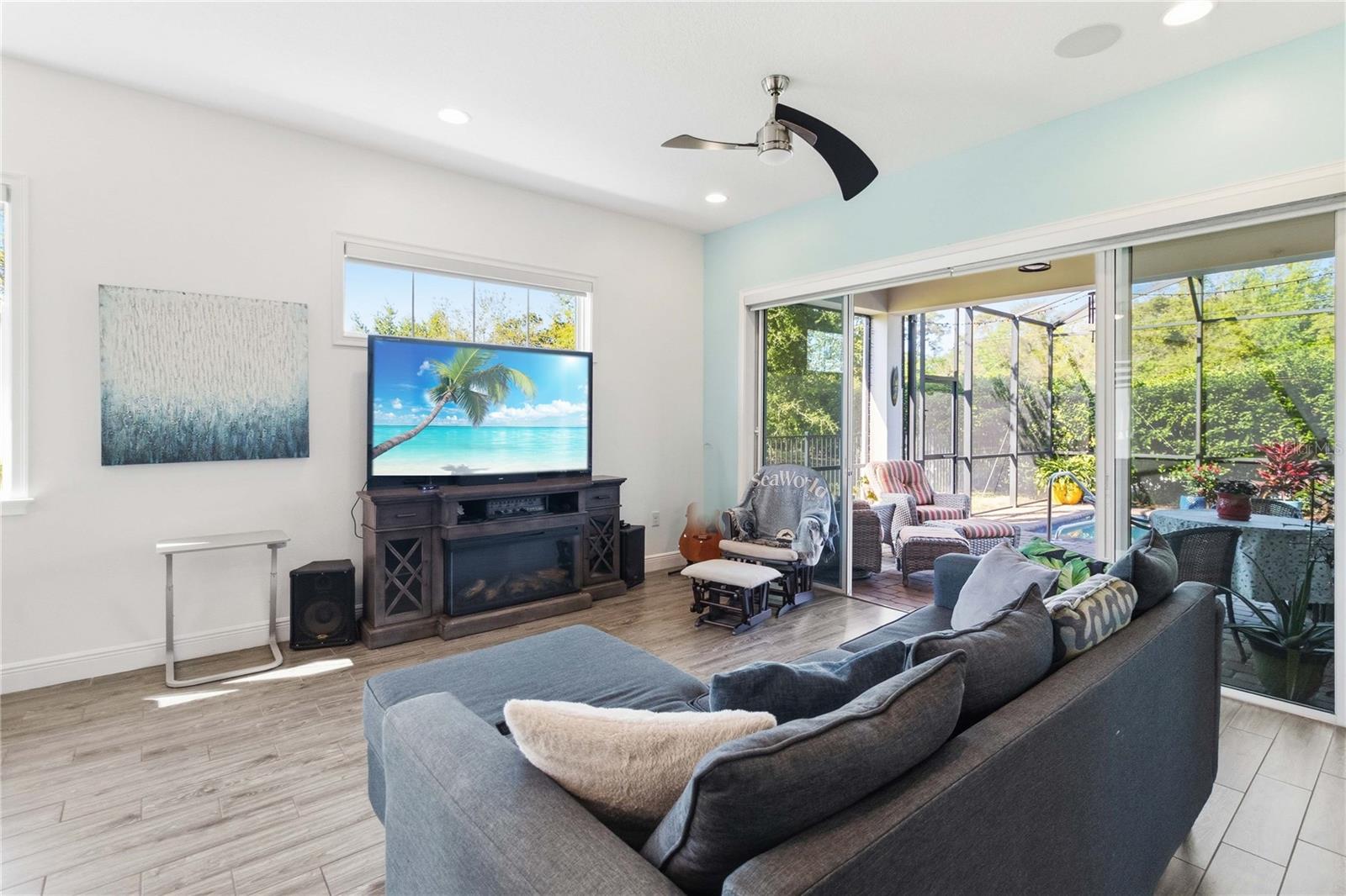 NORTHWEST LAKESIDE GROVES PH 1 - Residential