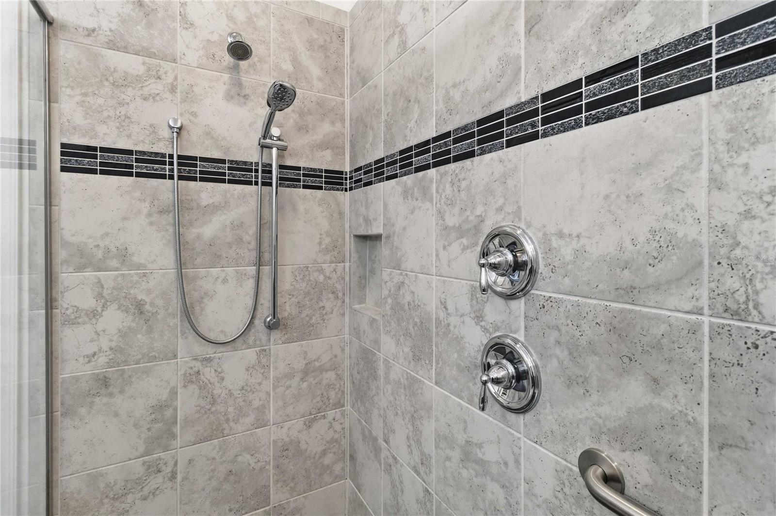 NORTHWEST LAKESIDE GROVES PH 1 - Residential