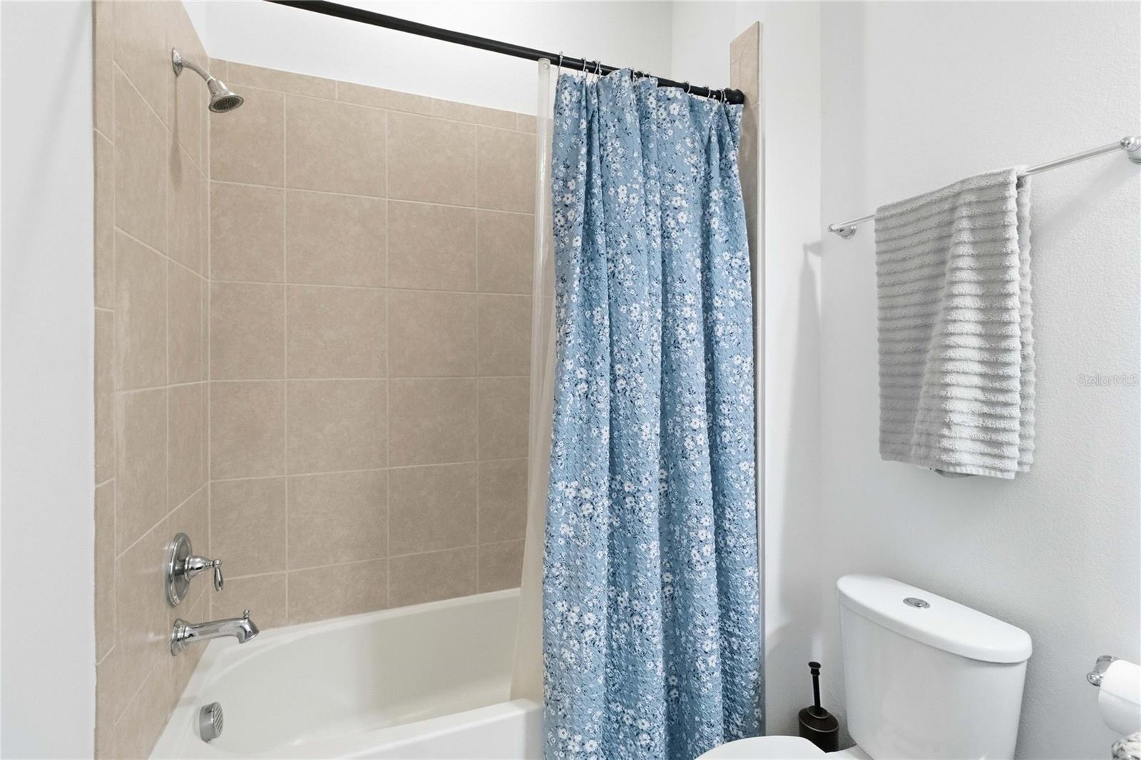 NORTHWEST LAKESIDE GROVES PH 1 - Residential