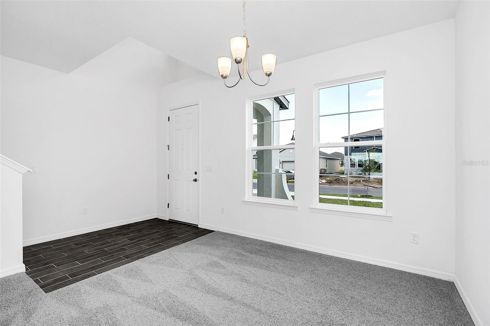 1217 GRASSLAND AVENUE