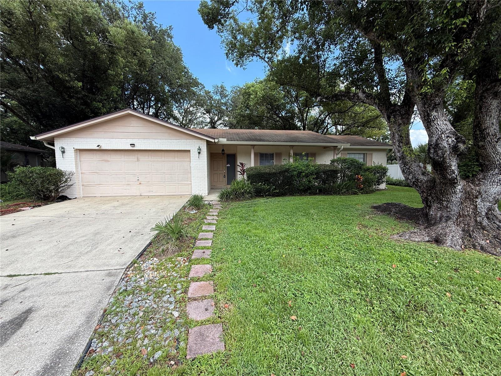 3 Bedroom/2 Bathroom SFH in Wekiva! AVAILABLE JULY 18! Adorable home in Wekiva! Great Seminole County Schools! 3 bedroom, 2 bath, 2 car garage features a living room, dining room, family room, split bedroom floor plan, washer/dryer Hook-Ups in Garage, and an open patio. Call today to schedule a time to see the home.
EQUAL HOUSING OPPORTUNITY