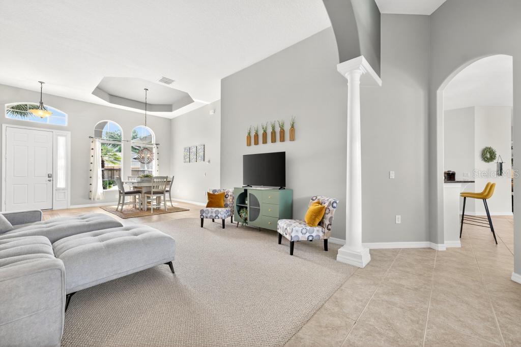 404 THOROUGHBRED WAY