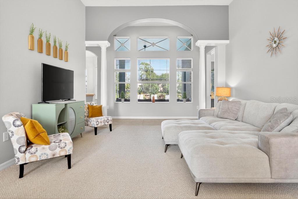 404 THOROUGHBRED WAY