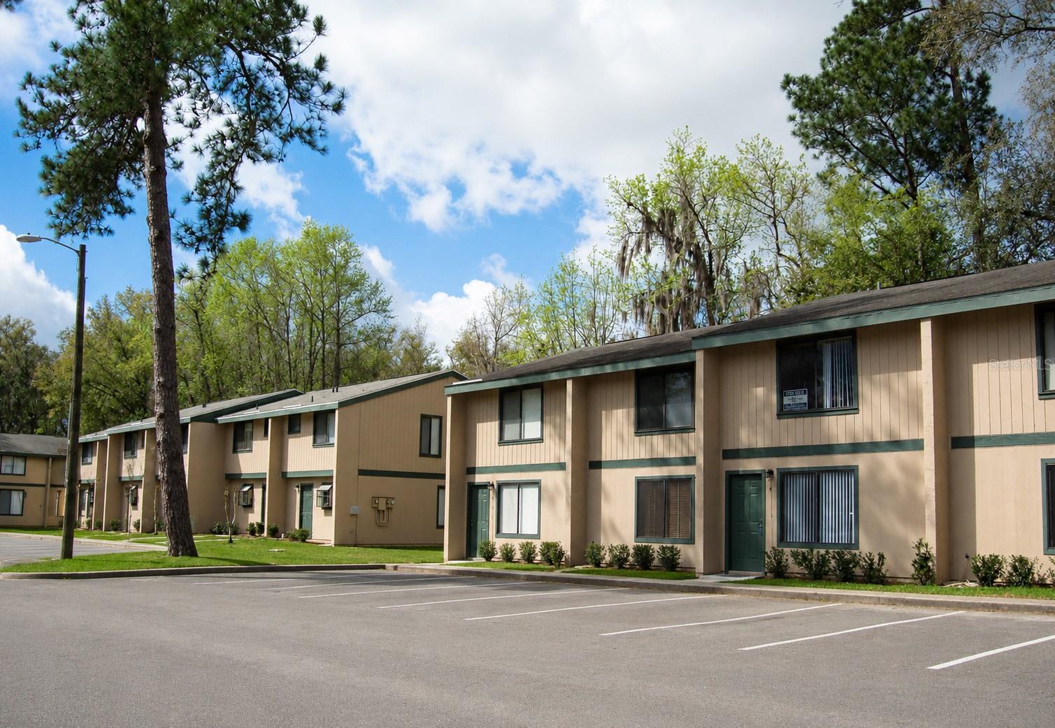 SOUTHFORK OAKS - Residential