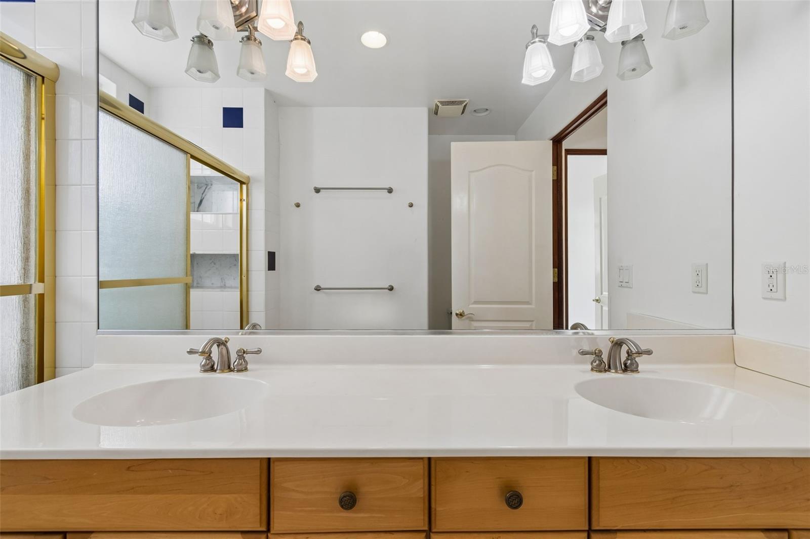 COLONIAL CORP REP - Residential