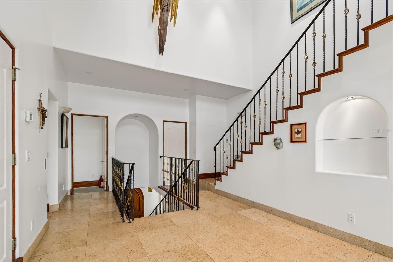 COLONIAL CORP REP - Residential