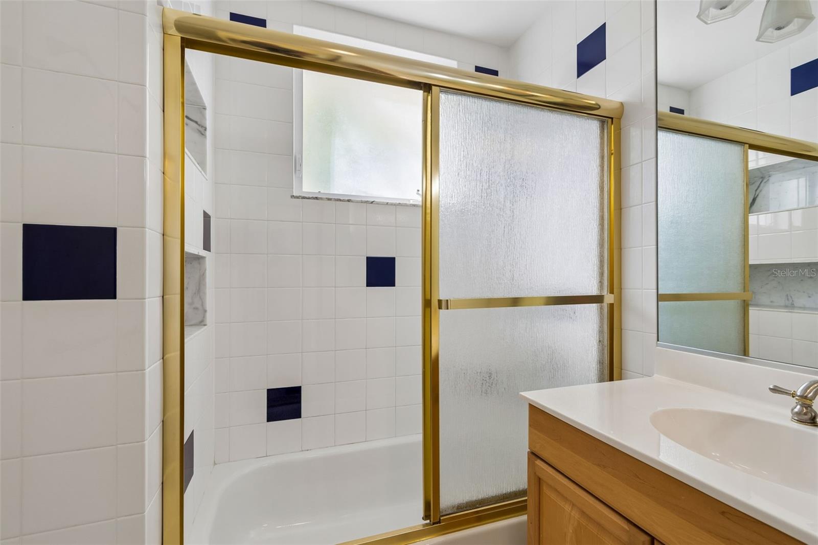 COLONIAL CORP REP - Residential