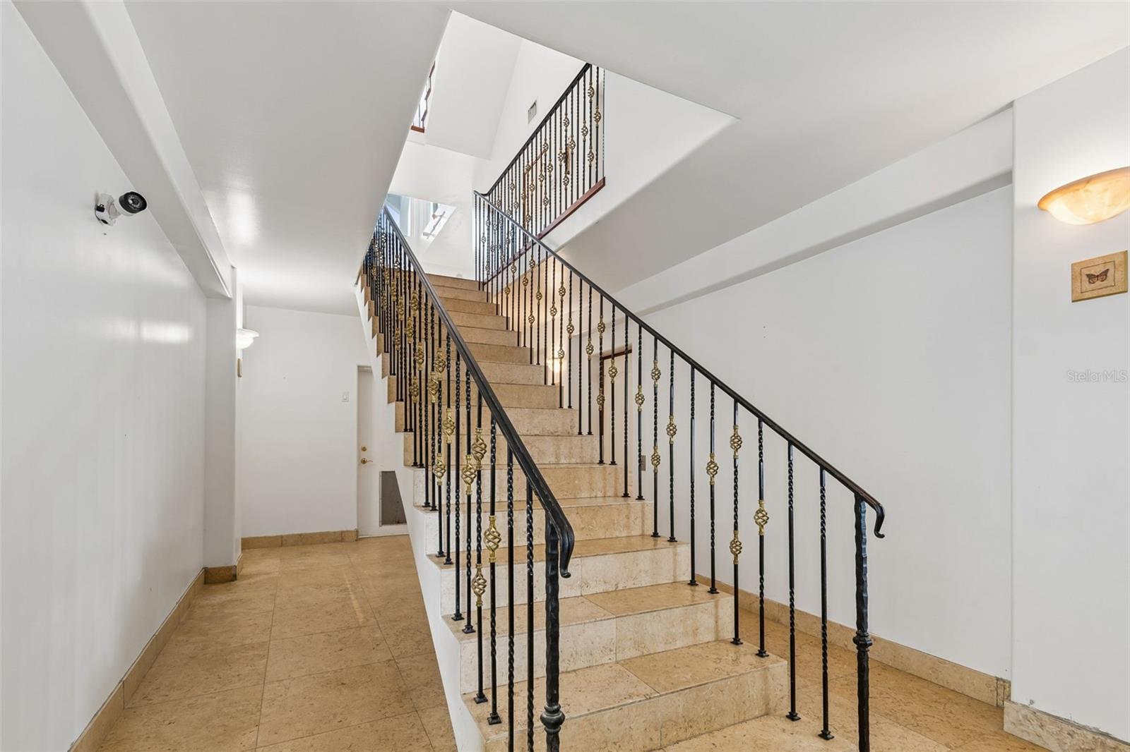 COLONIAL CORP REP - Residential