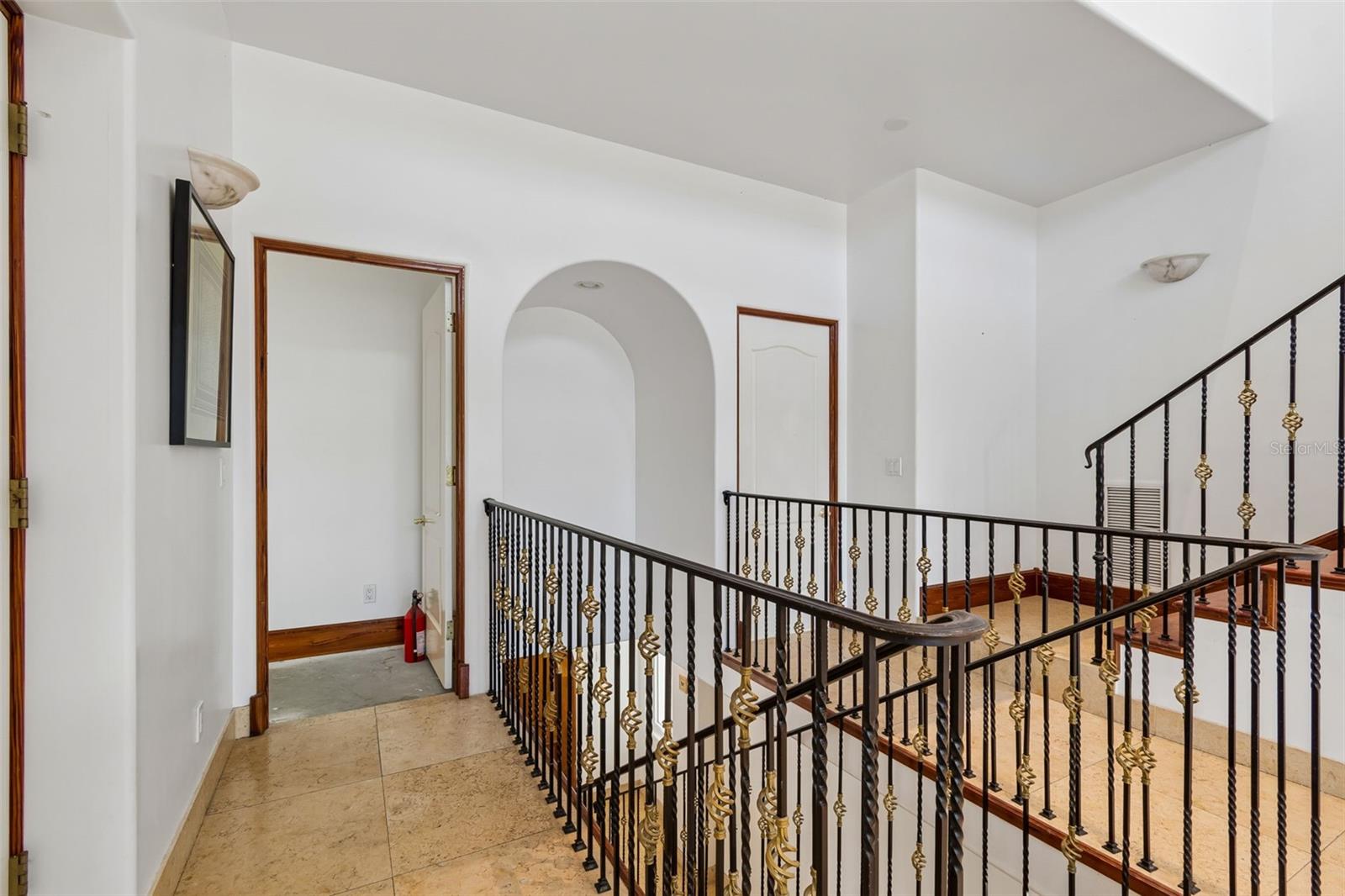 COLONIAL CORP REP - Residential