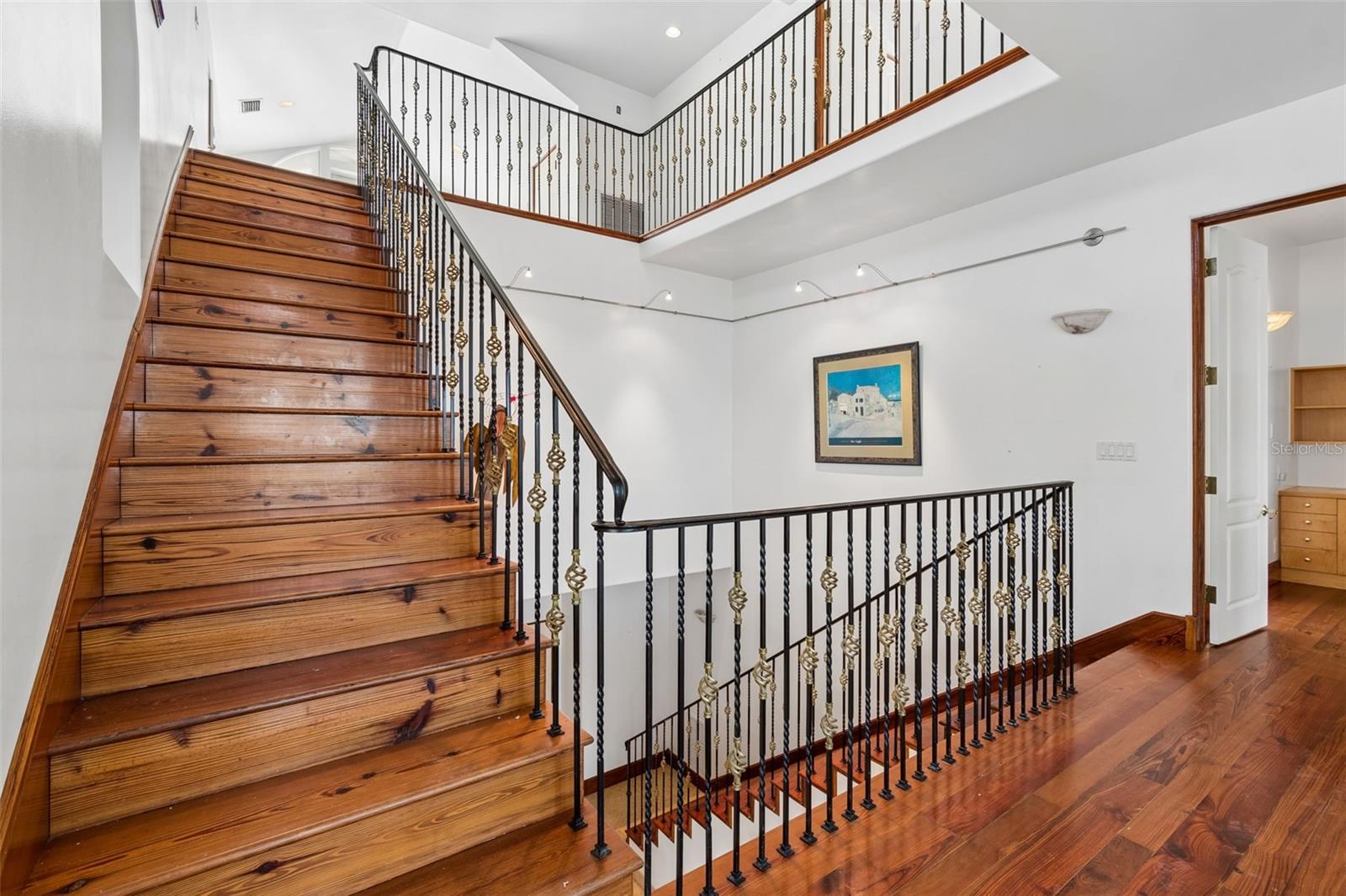 COLONIAL CORP REP - Residential