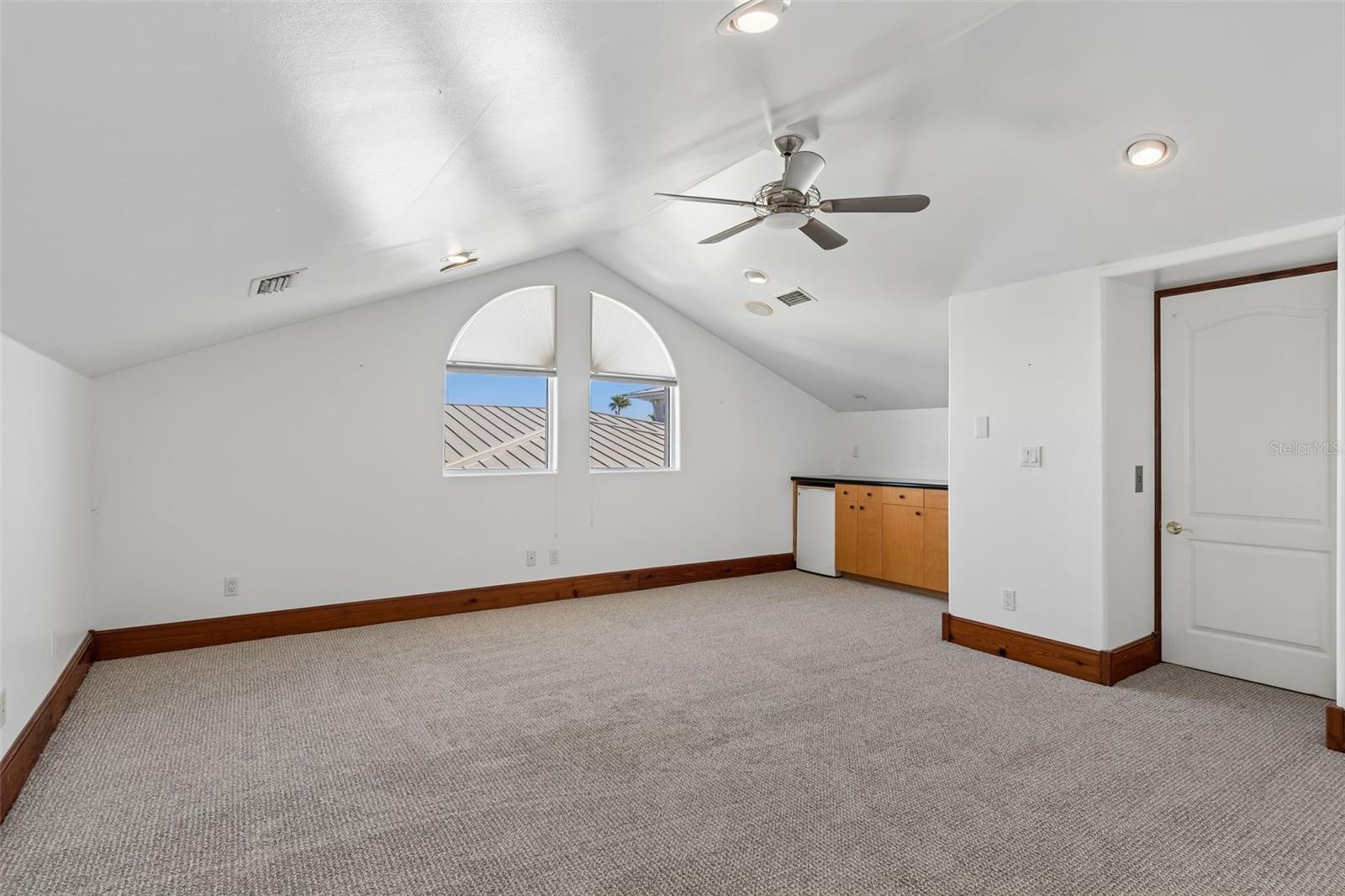 COLONIAL CORP REP - Residential