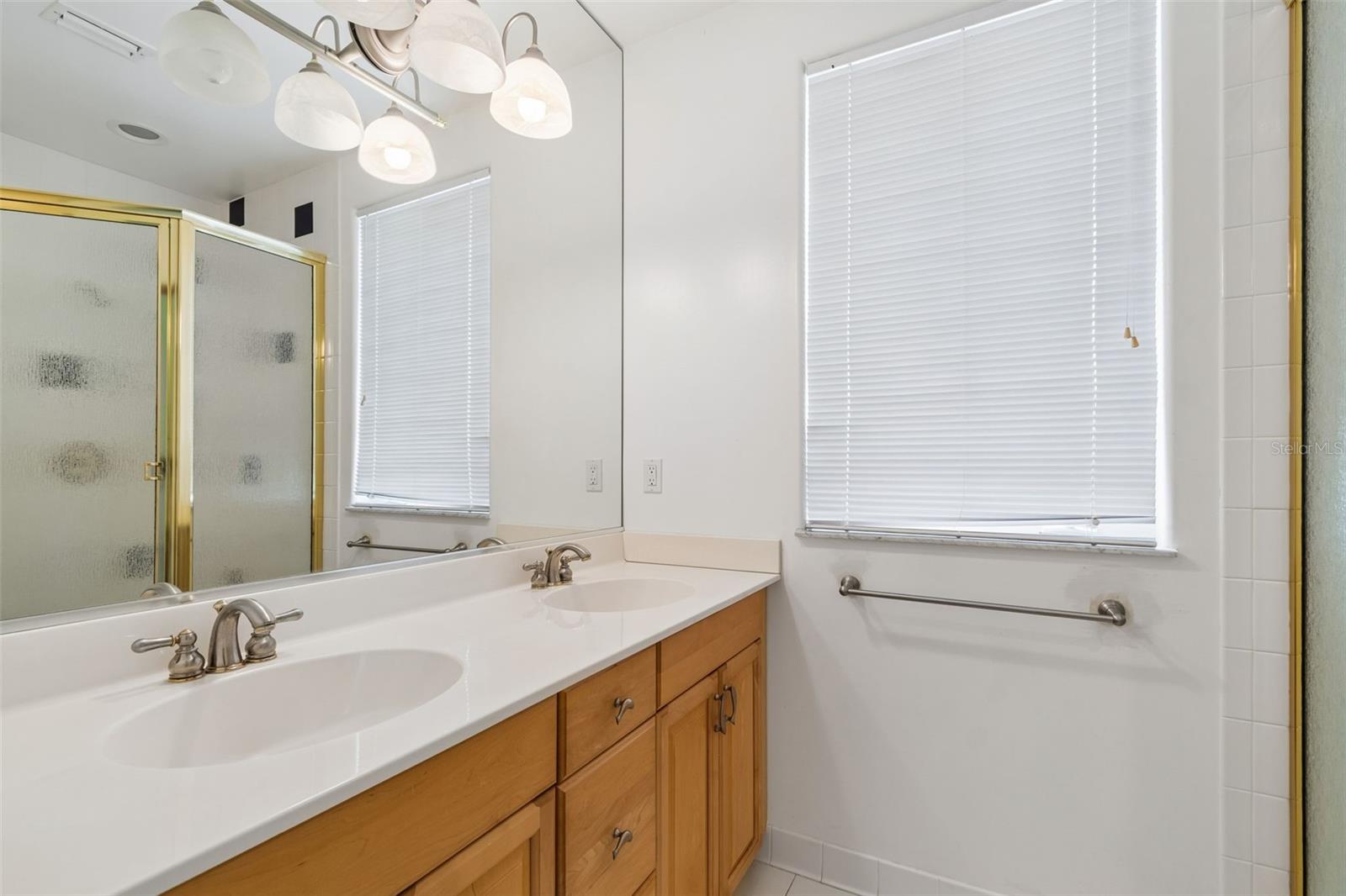 COLONIAL CORP REP - Residential