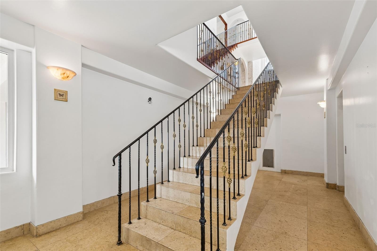 COLONIAL CORP REP - Residential