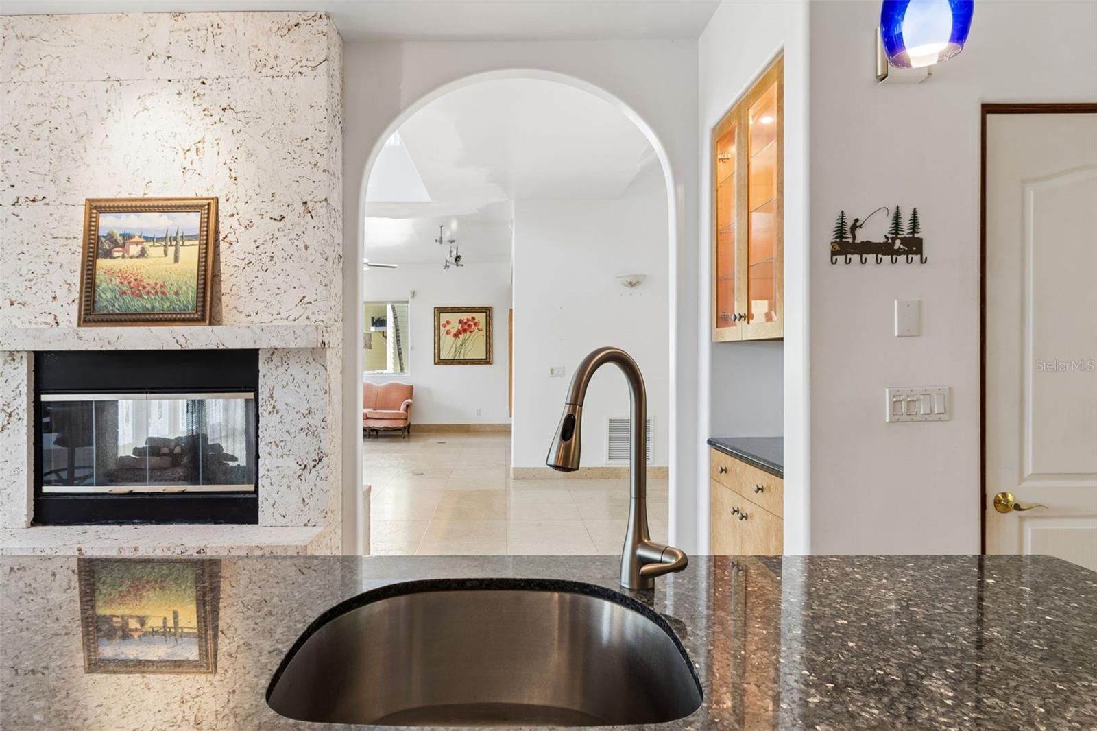 COLONIAL CORP REP - Residential