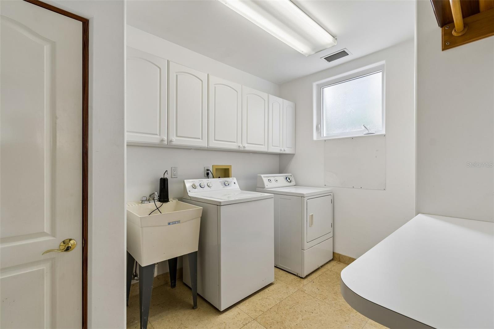 COLONIAL CORP REP - Residential