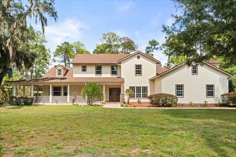 Photo of 27012 Grand Oak Lane, Tavares, FL 32778 (MLS # O6401285)