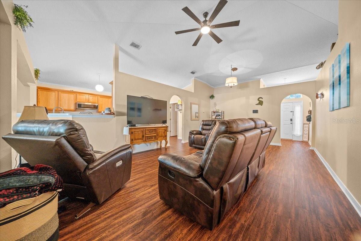 SILVER SPGS SHORES UN 19 - Residential