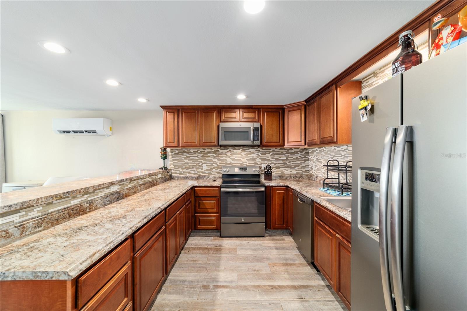 LAKESIDE AT LAKE BRYANT - Farm