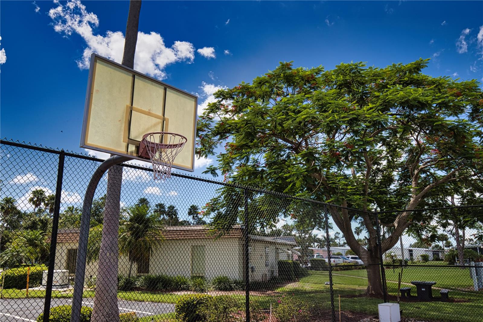 LA CASA MHP CO-OP - Residential