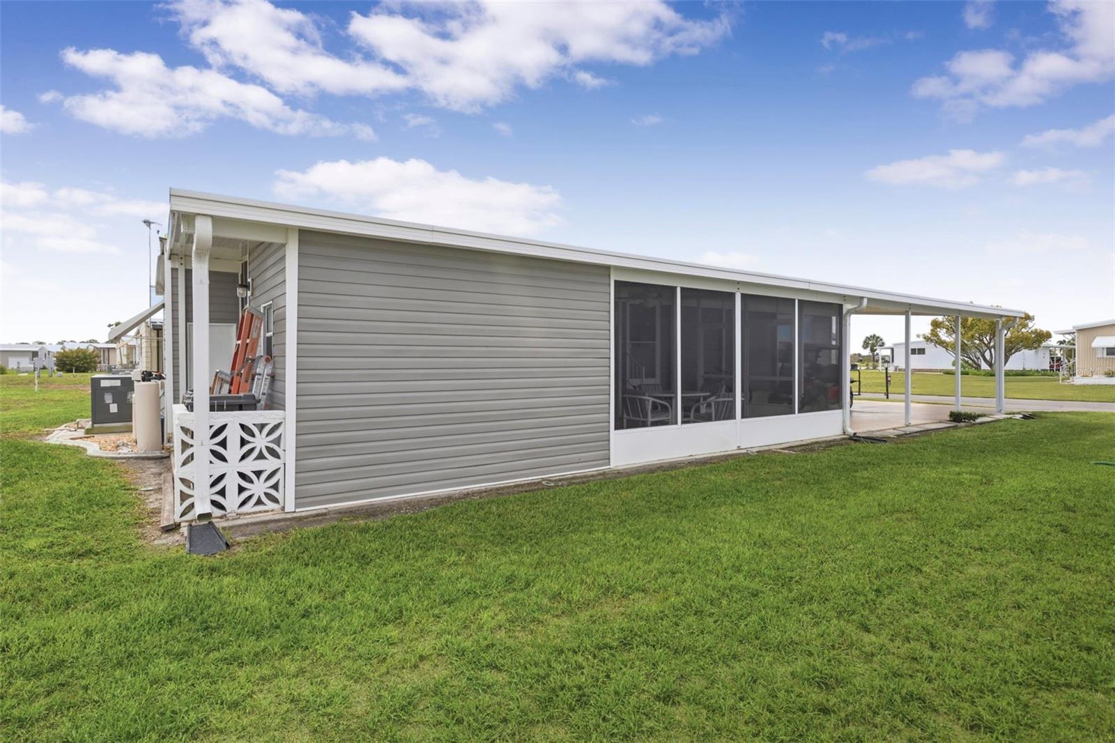 LA CASA MHP CO-OP - Residential