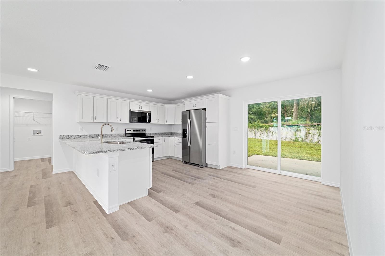 TRAILS E - Residential Lease