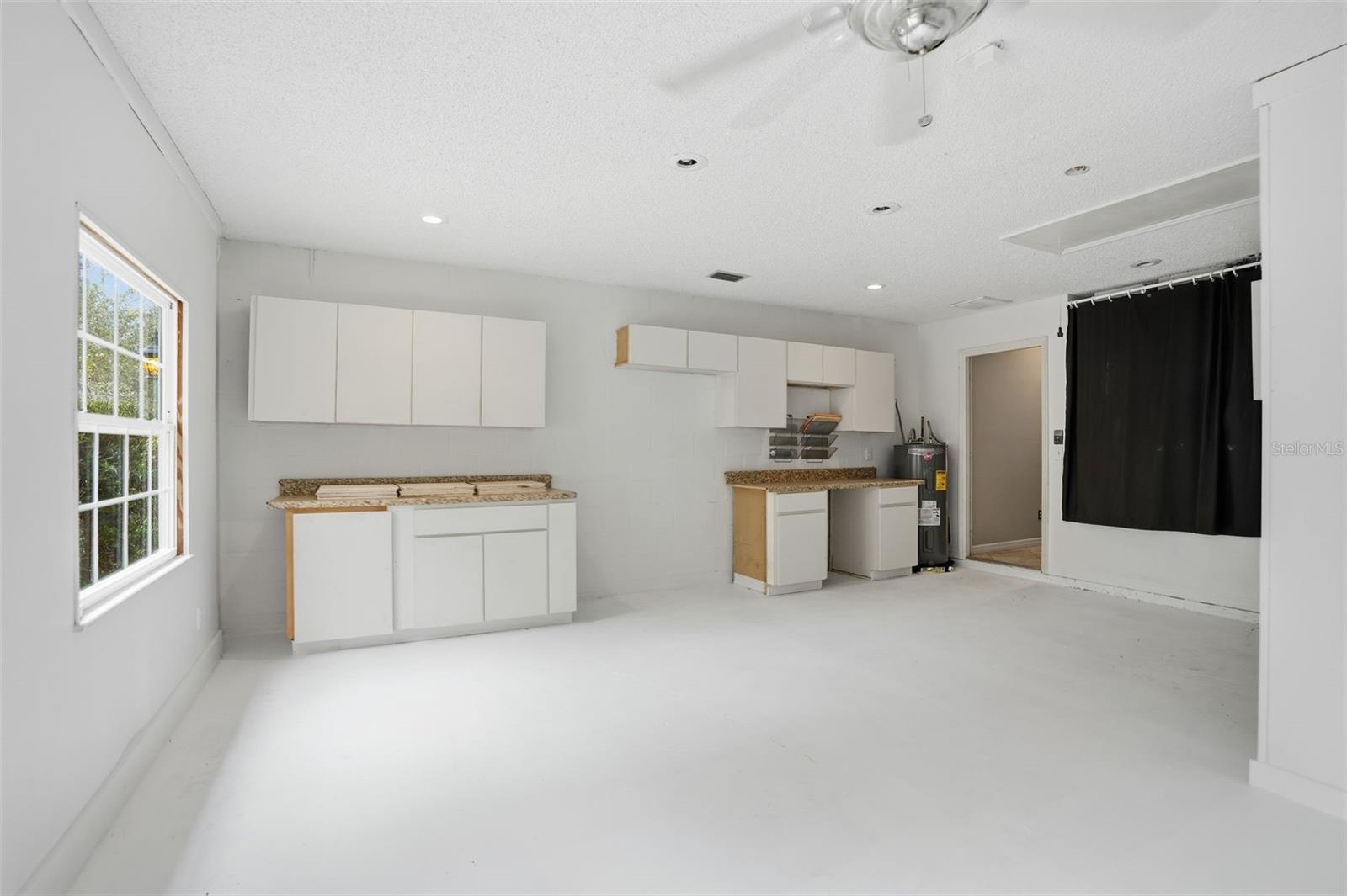 LAKE ROUSSEAU CTRY ESTATES UNIT 02 - Residential