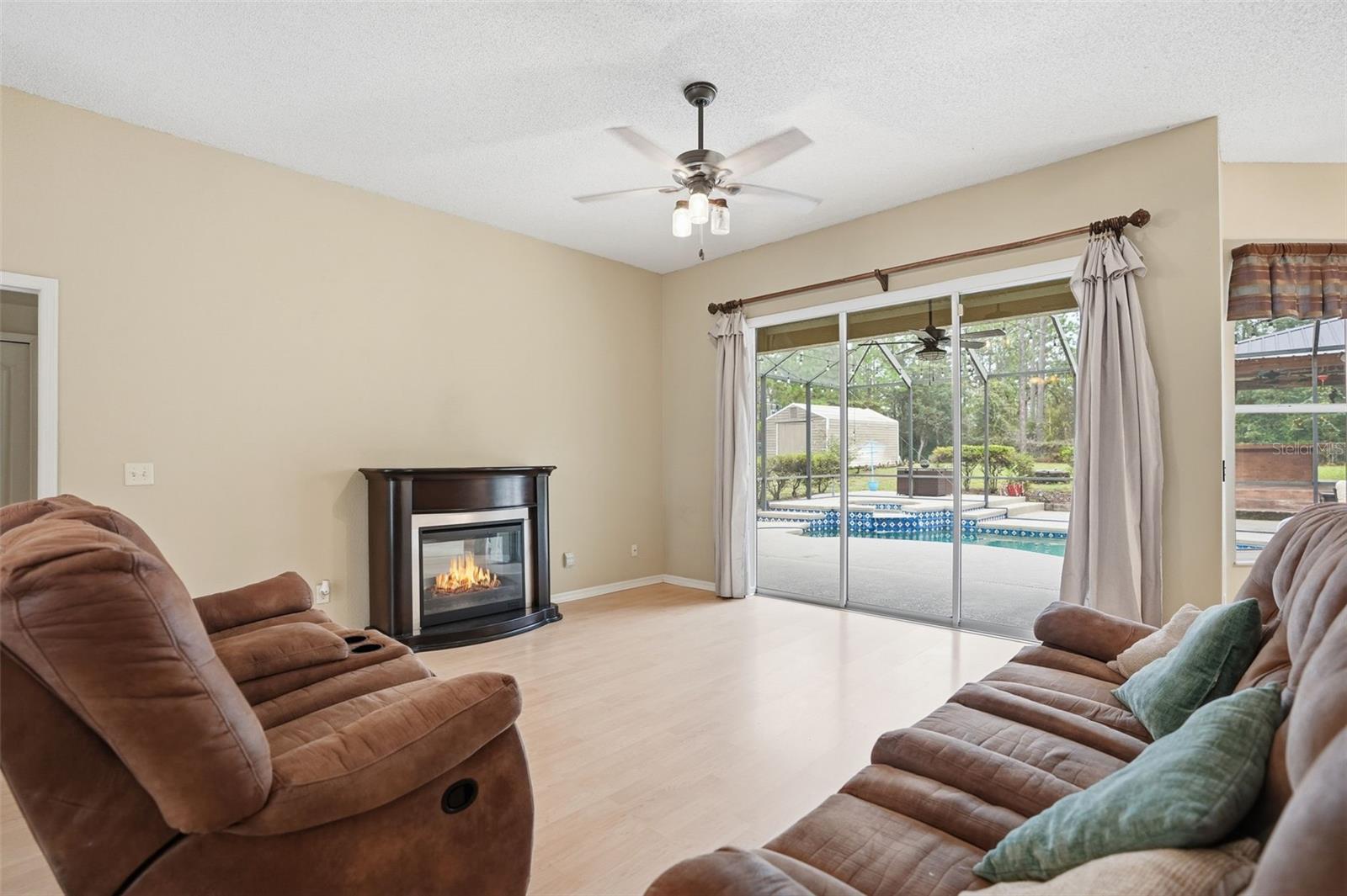 LAKE ROUSSEAU CTRY ESTATES UNIT 02 - Residential