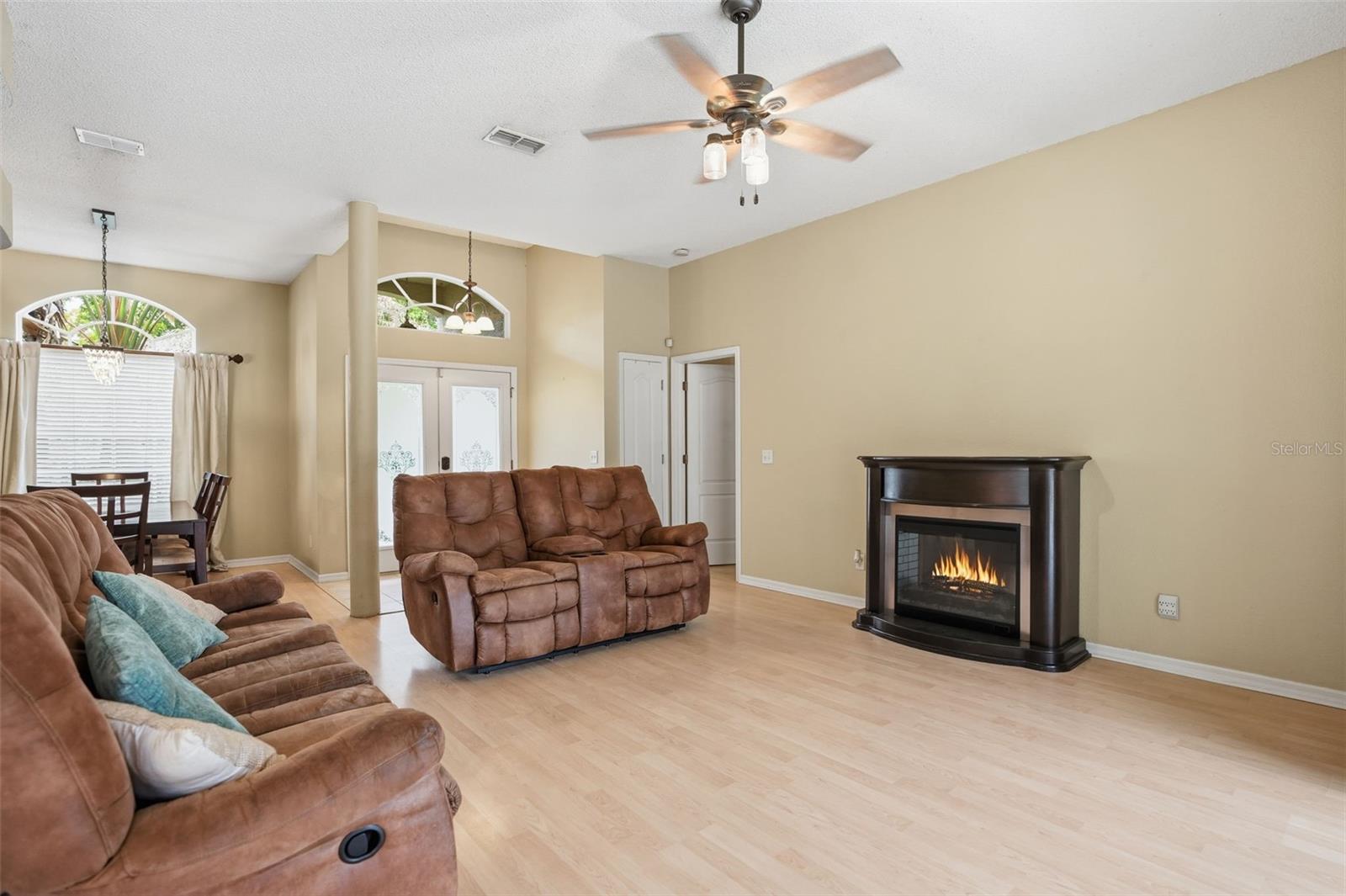 LAKE ROUSSEAU CTRY ESTATES UNIT 02 - Residential