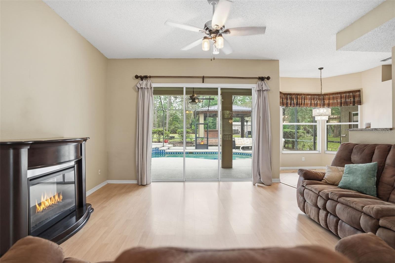 LAKE ROUSSEAU CTRY ESTATES UNIT 02 - Residential