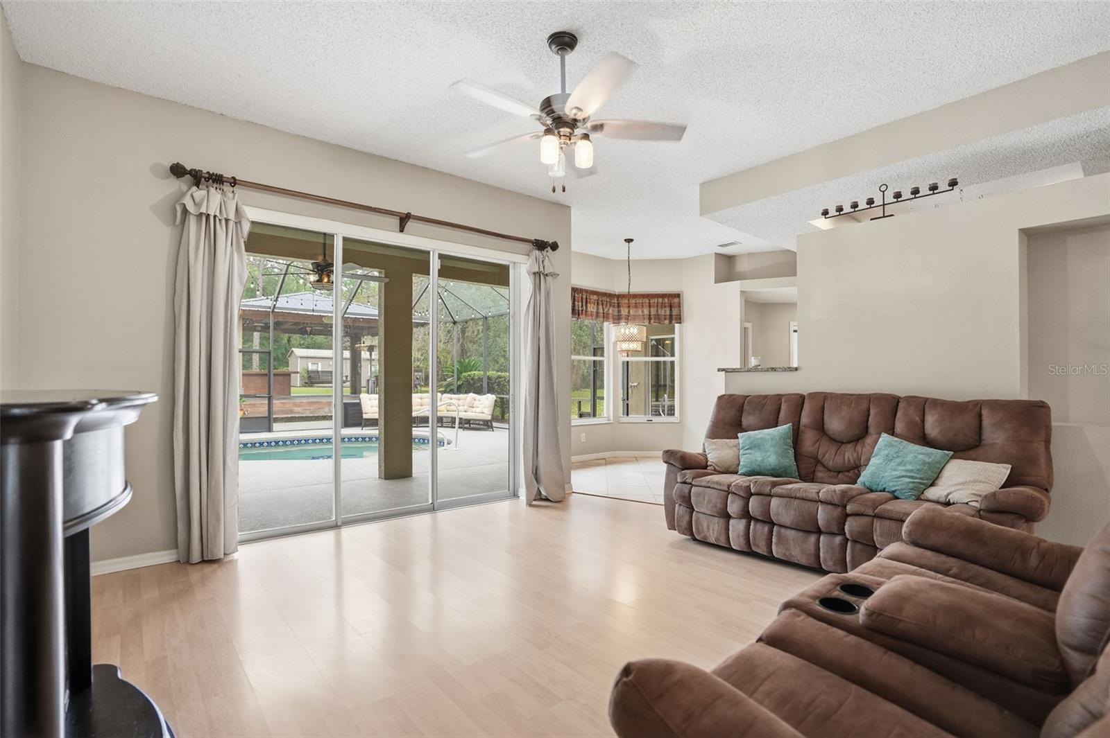 LAKE ROUSSEAU CTRY ESTATES UNIT 02 - Residential