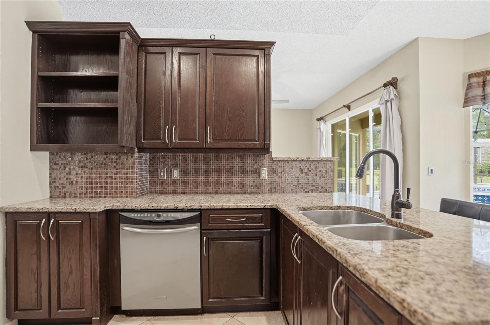 LAKE ROUSSEAU CTRY ESTATES UNIT 02 - Residential