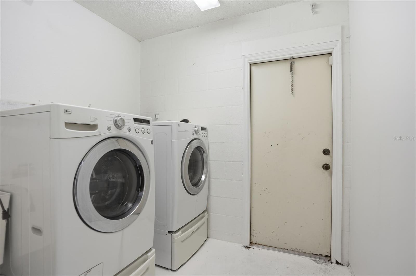 LAKE ROUSSEAU CTRY ESTATES UNIT 02 - Residential