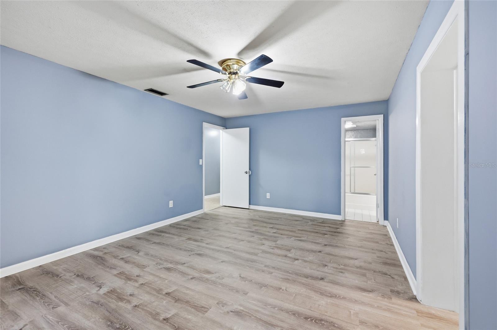 CHIEFLAND COUNTRY ESTATES - Residential