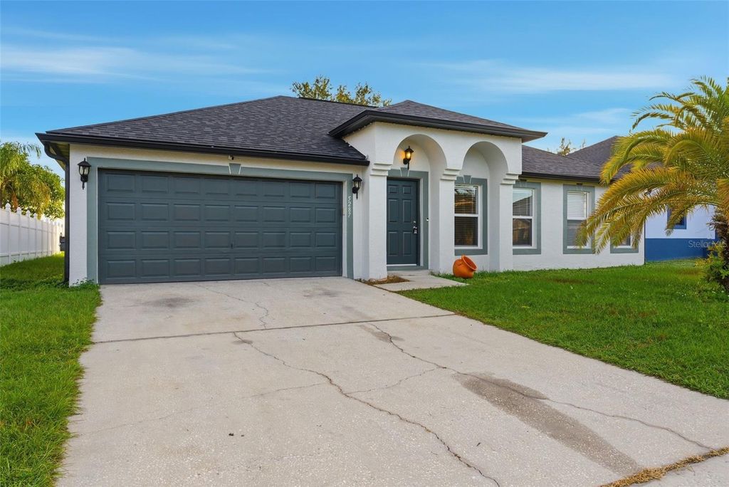 Photo of 5287 Sunset Canyon Drive, Kissimmee, FL 34758 (MLS # S5138635)