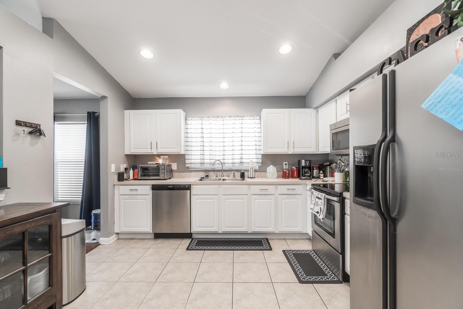 SOUTH COVE PH 2/3 - Residential Lease