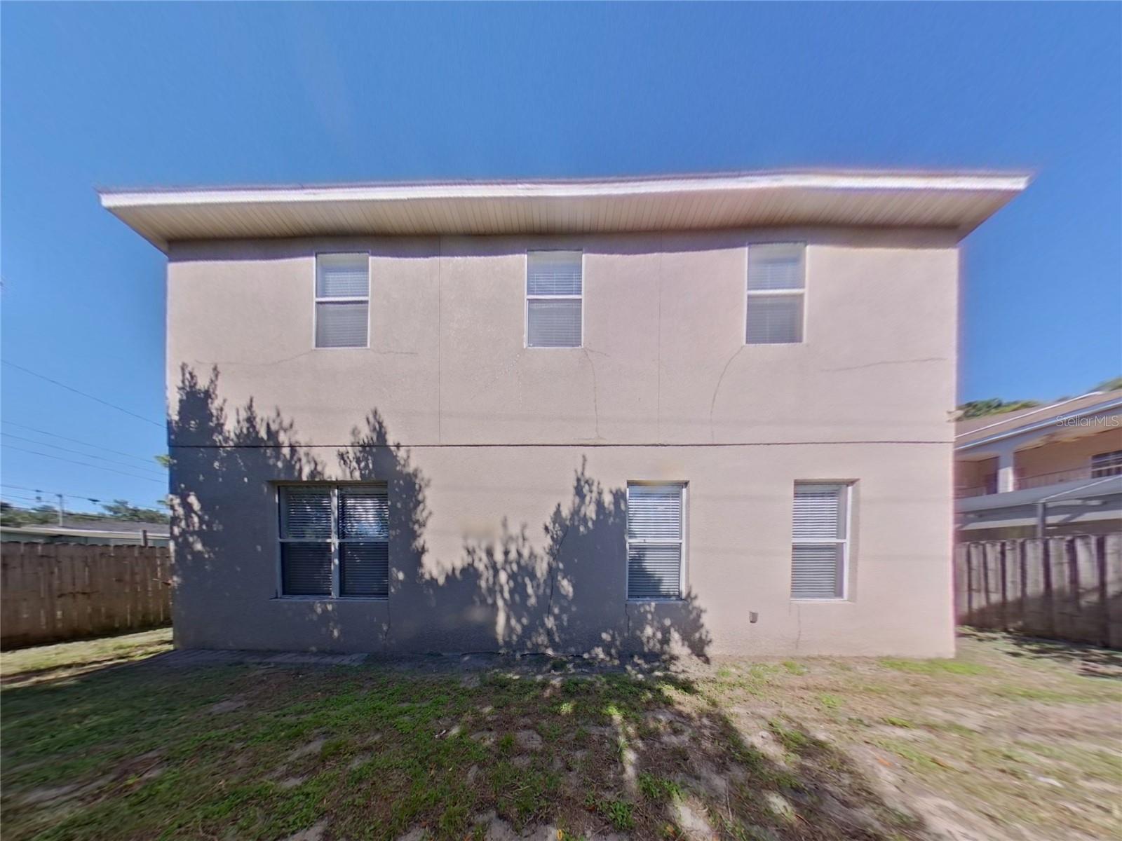 QUEENS MIRROR SOUTH - Residential Lease