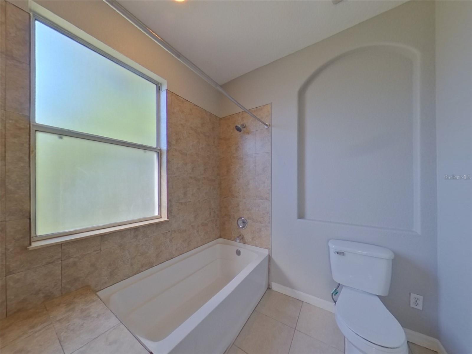 QUEENS MIRROR SOUTH - Residential Lease