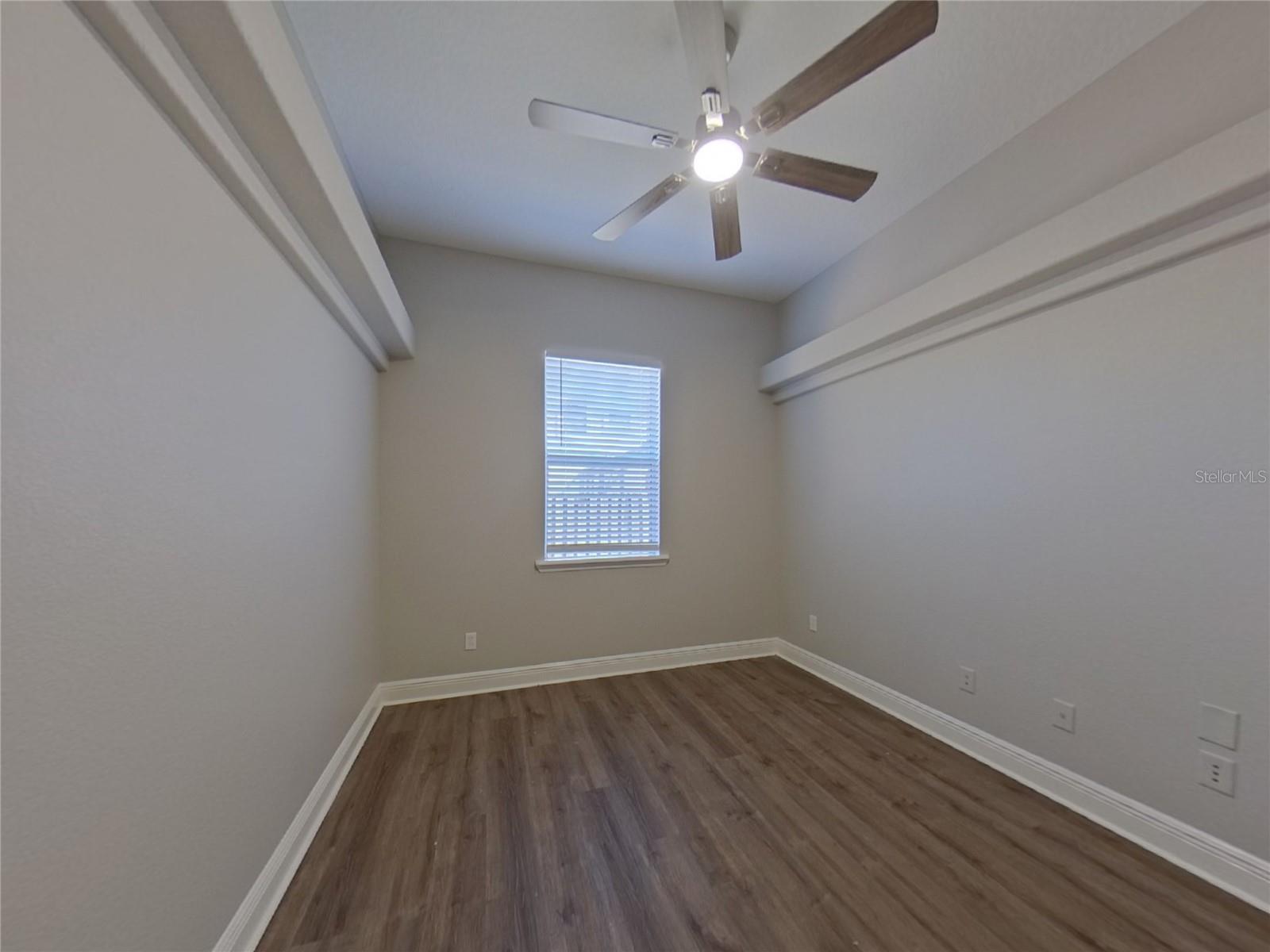 QUEENS MIRROR SOUTH - Residential Lease