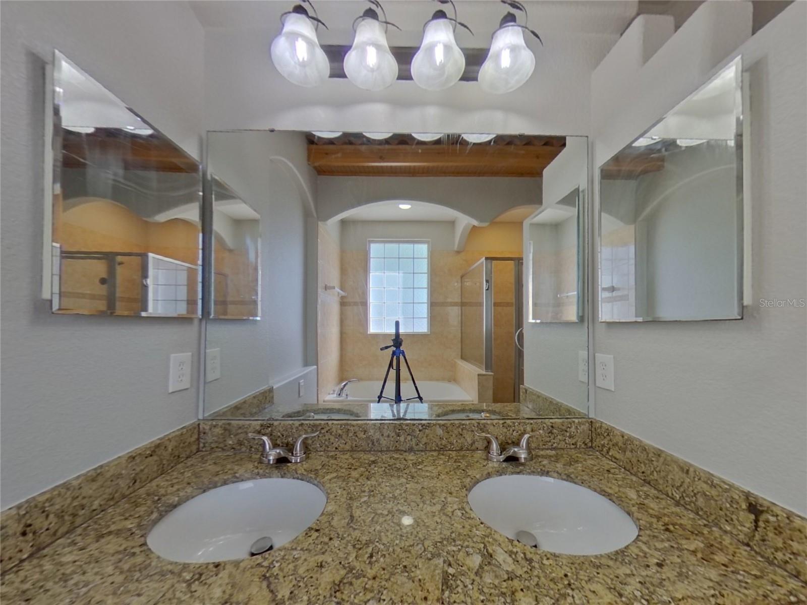 QUEENS MIRROR SOUTH - Residential Lease