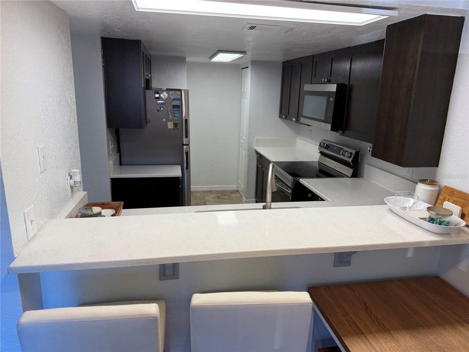 NORTH OAKS CONDO V - Residential