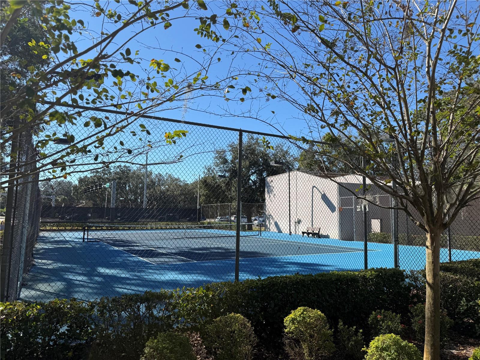 NORTH OAKS CONDO V - Residential