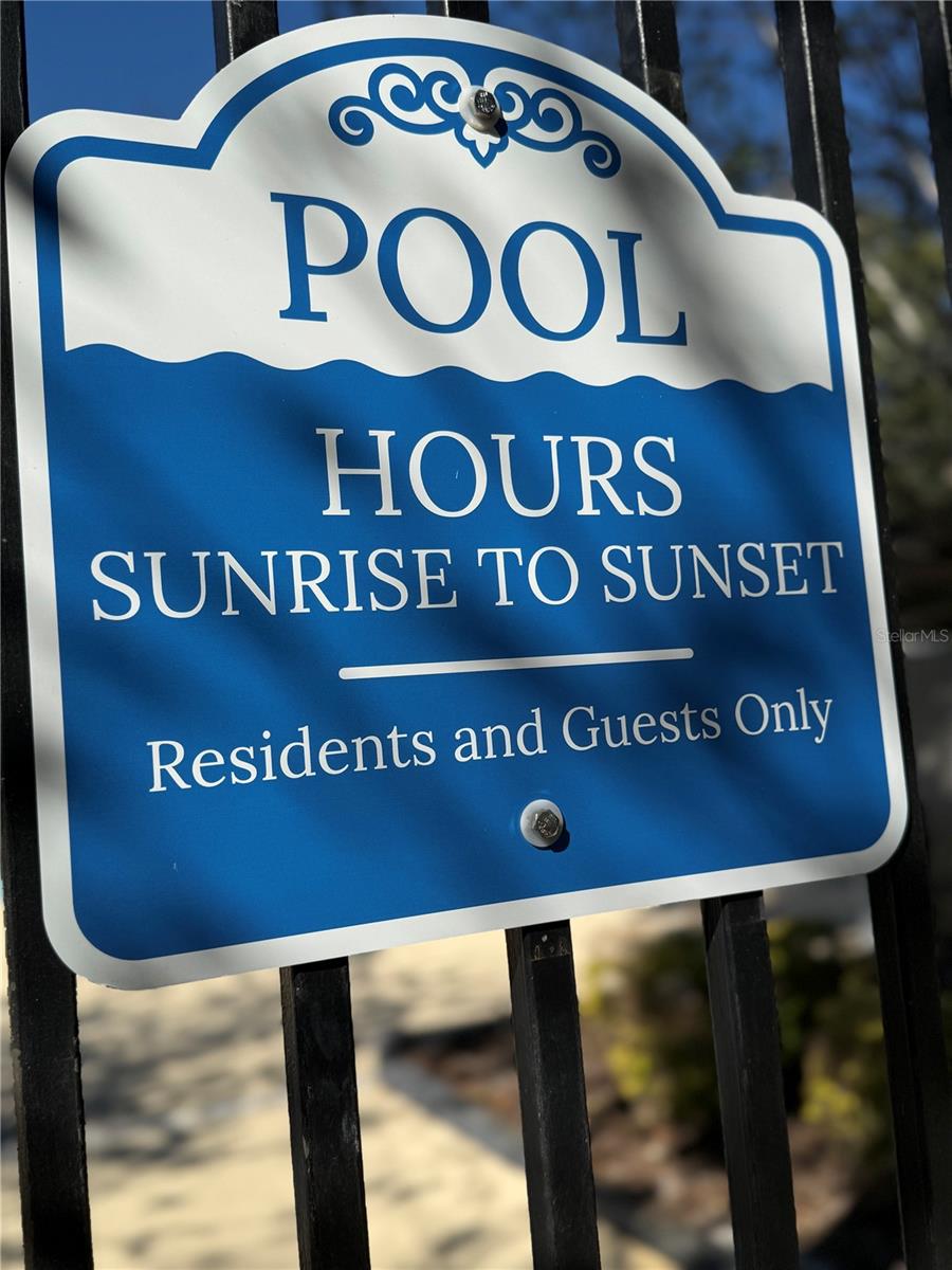 NORTH OAKS CONDO V - Residential