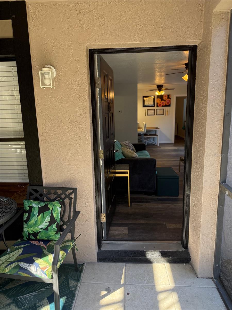 NORTH OAKS CONDO V - Residential