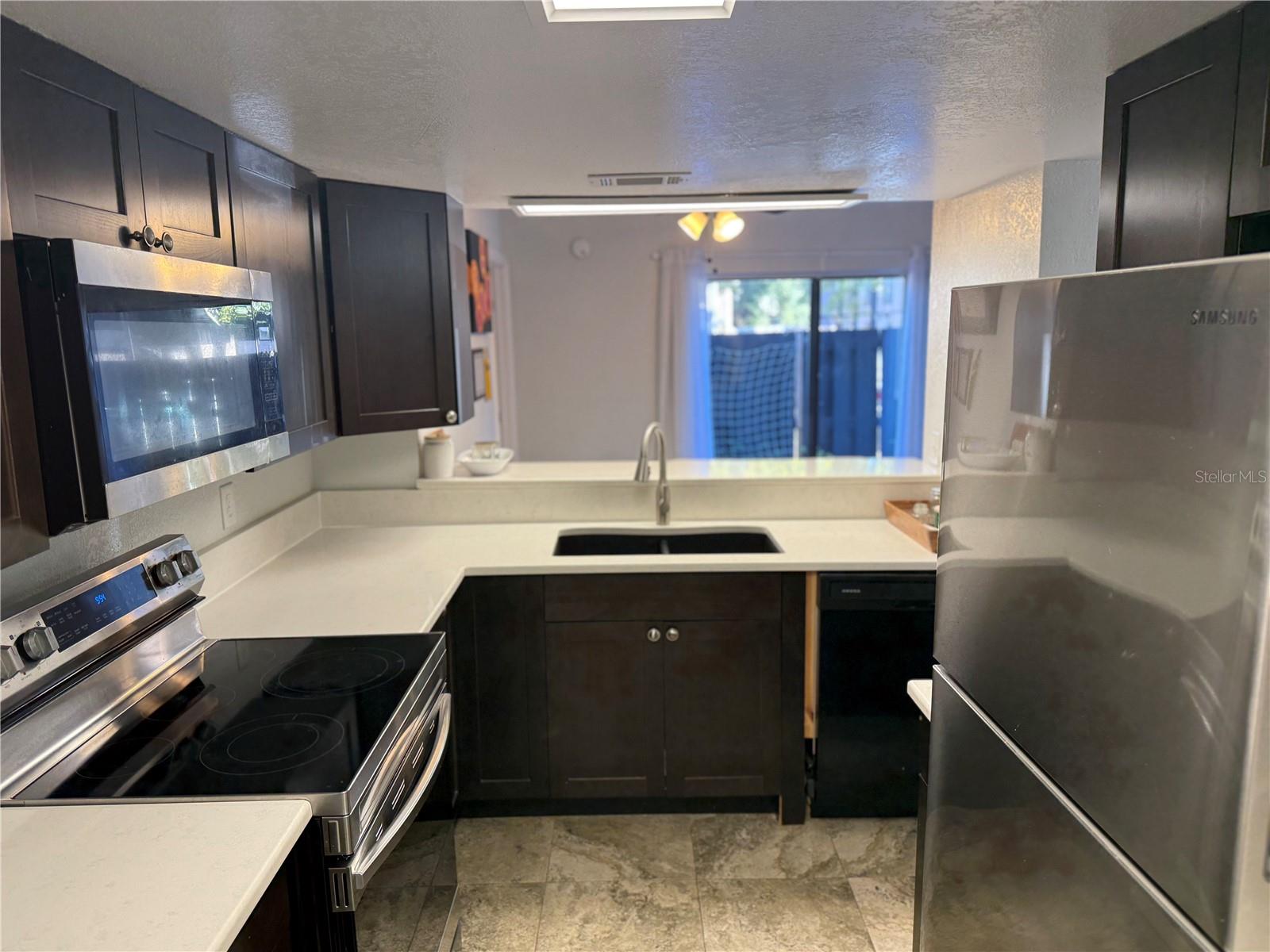 NORTH OAKS CONDO V - Residential