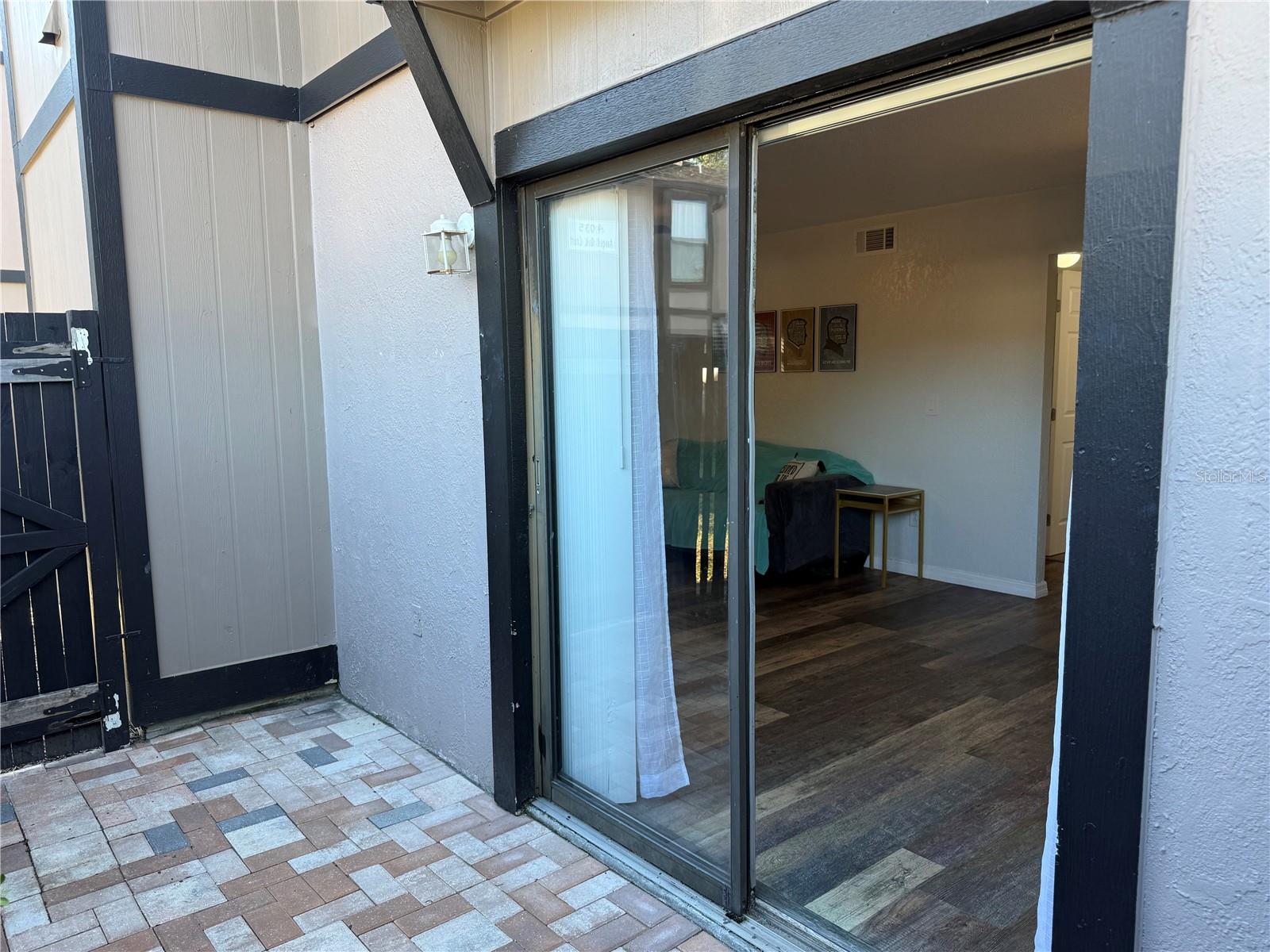 NORTH OAKS CONDO V - Residential