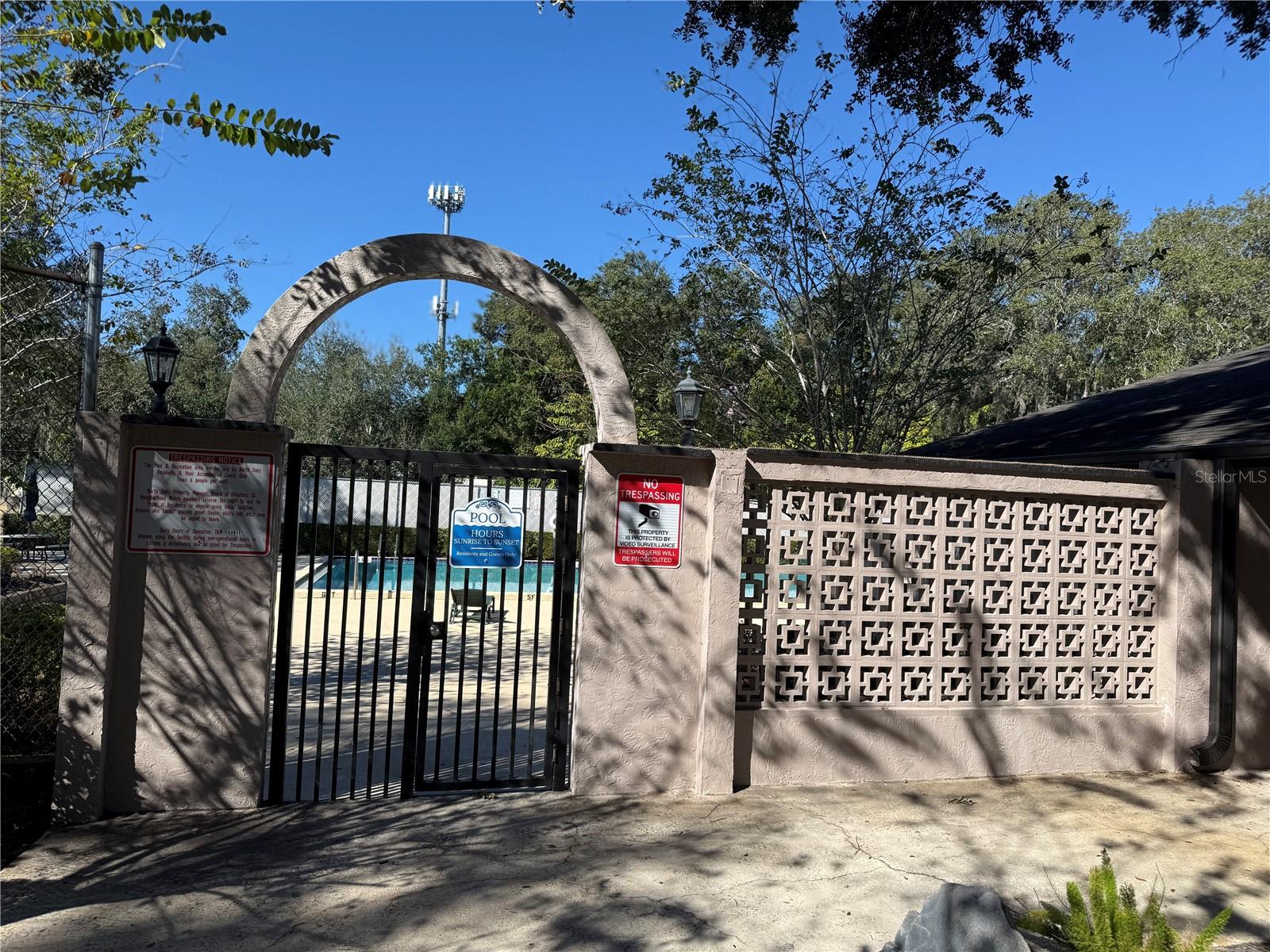 NORTH OAKS CONDO V - Residential