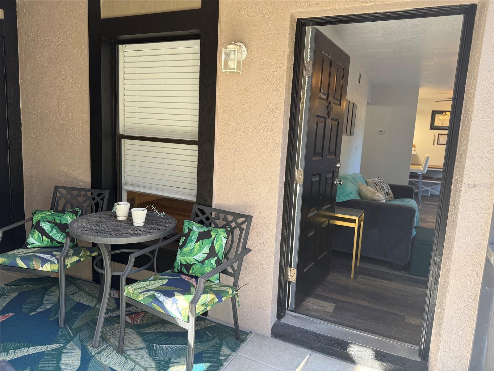 NORTH OAKS CONDO V - Residential