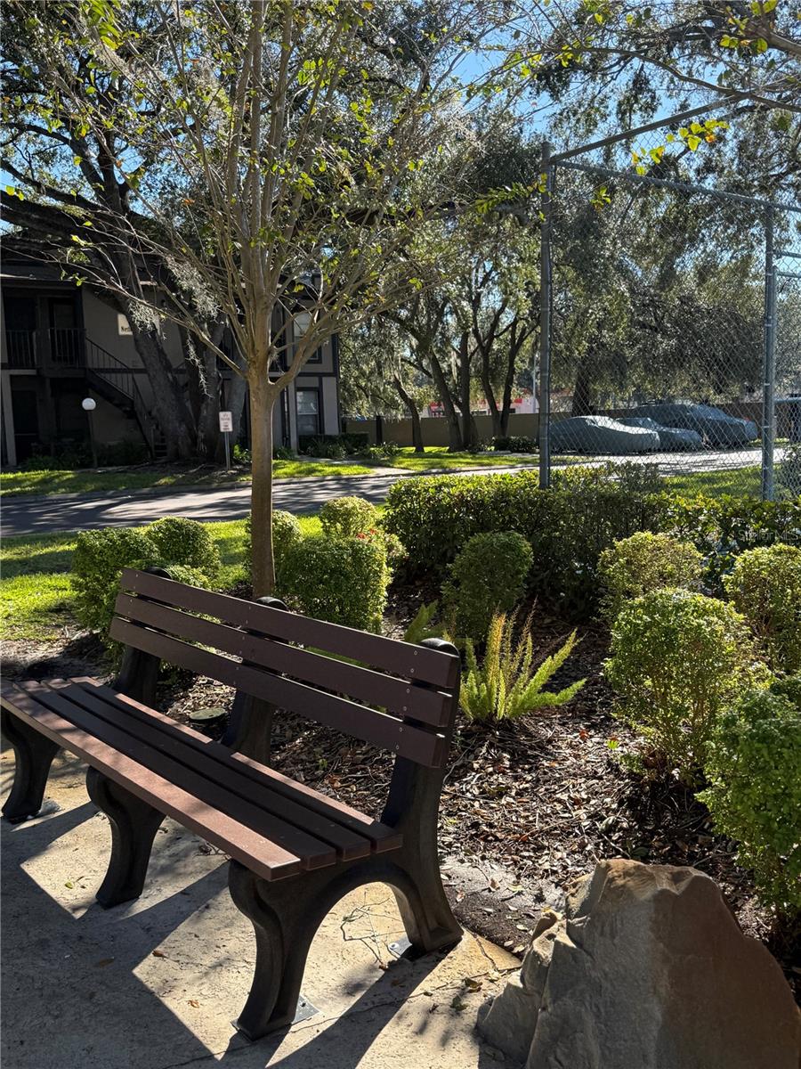 NORTH OAKS CONDO V - Residential