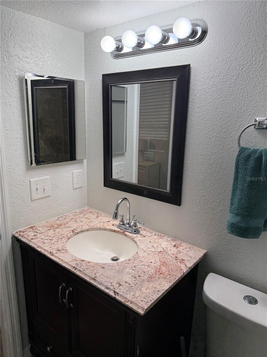 NORTH OAKS CONDO V - Residential