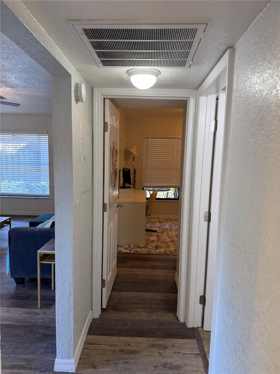 NORTH OAKS CONDO V - Residential